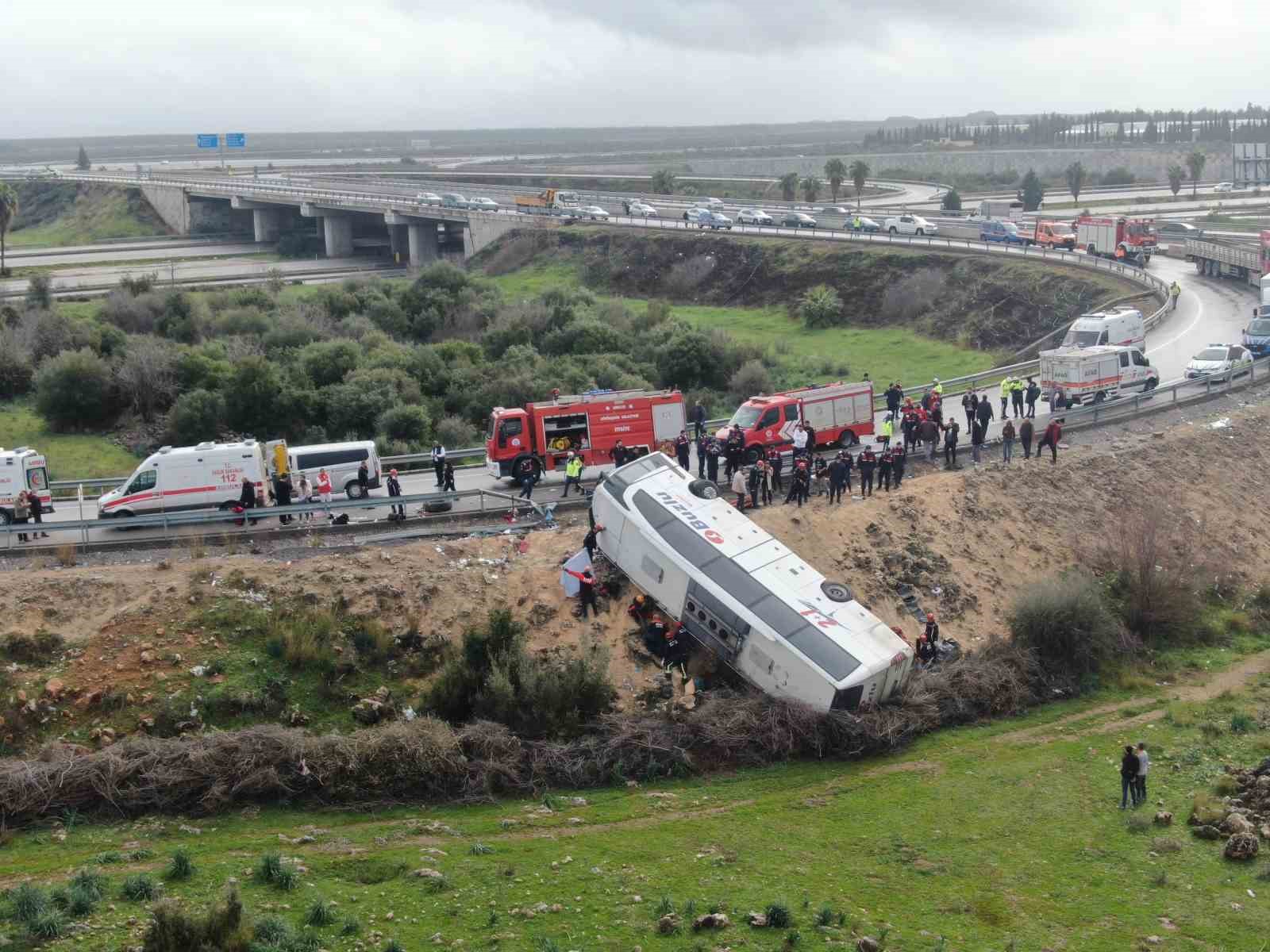 antalya-da-10-kisinin-hayatini-kaybettigi-otobus-kazasinda-bilirkisi-surucuyu-kusurlu-buldu