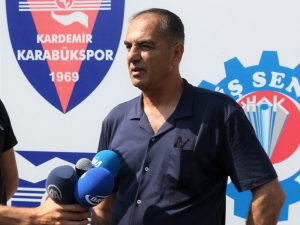 Lisansların Çıkmadığı Karabükspor’da Teknik Direktör Yılmaz İstifa Etti