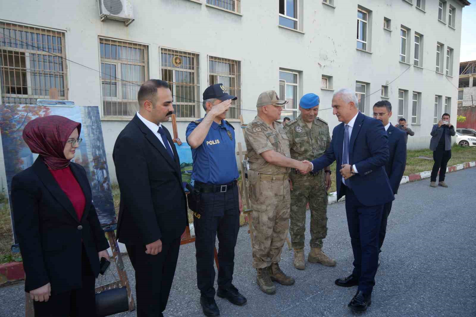 mus-ta-6-haziran-ceza-infaz-personeli-gunu-kutlandi