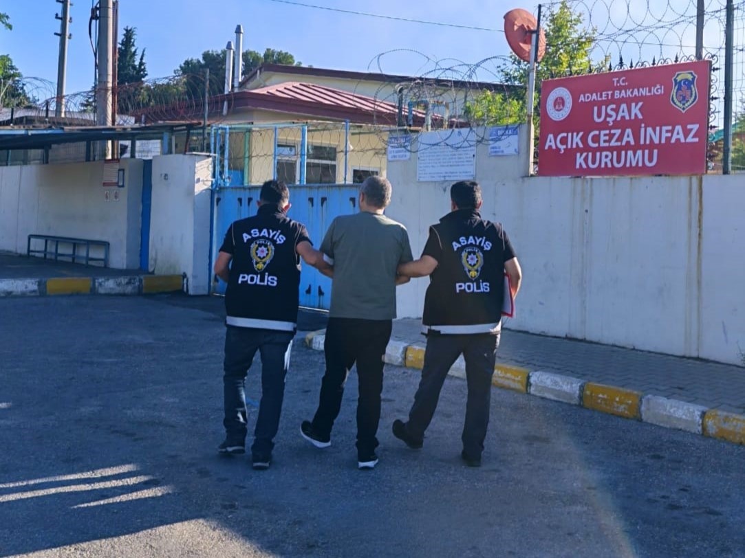usak-ta-26-yil-15-gun-hapis-cezasiyla-aranan-hukumlu-yakalandi