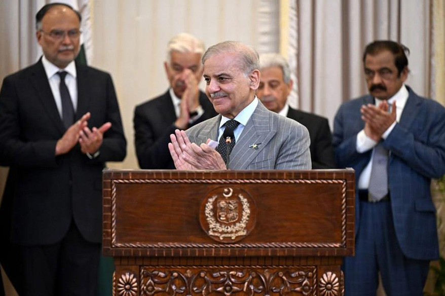 pakistan-basbakani-serif-abd-iran-gorusmelerine-katilmak-uzere-isvicre-ye-gidecek