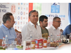 Mavi Bayraklı Plajlarda Yüzme Yarışı