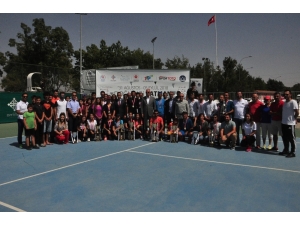 Batman’da Tenis Turnuvasının Finali Yapıldı