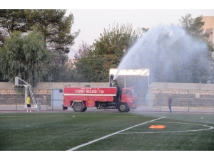 Cizrespor’da Tazyikli Su Altında Futbol Antrenmanı