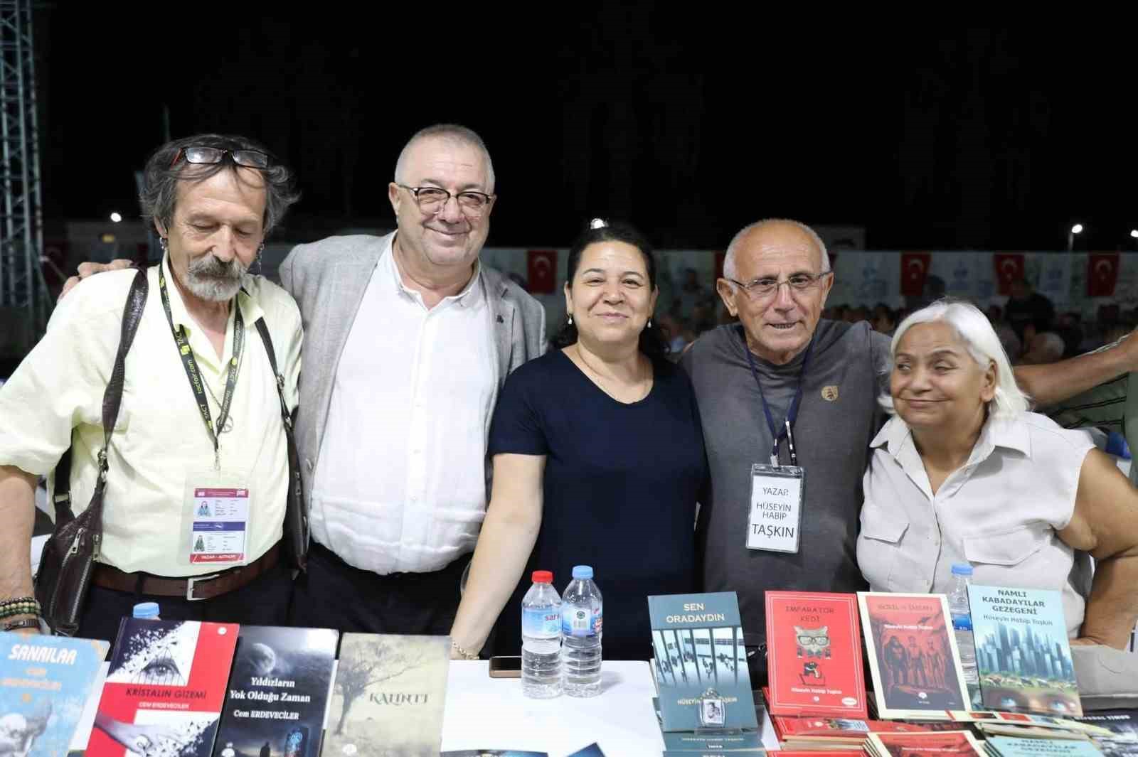 edremit-kitap-fuari-nda-dorduncu-gun-de-kultur-ve-sanatla-dolu-gecti