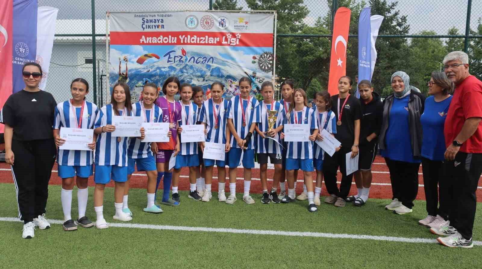 manisa-nin-kizlari-turkiye-ucuncusu-oldu