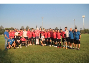 Eskişehirsporlu Oyuncular Antrenman Öncesi Ediz’i Andı