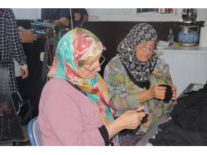 Yaşlı Teyzelerin Öğrenme Azimleri Tüm İlçeye Örnek Oluyor