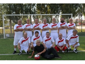 Şöhretler Karması Yeşil Sahalarda Buluştu