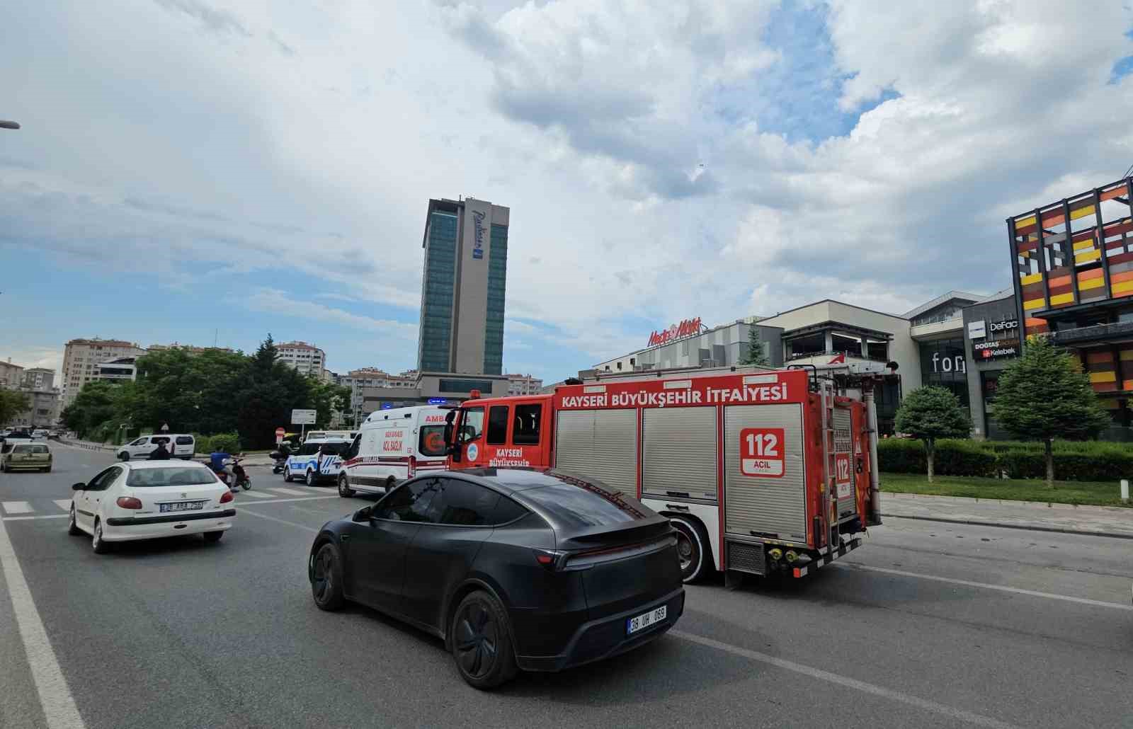 forum-kayseri-yi-birbirine-katan-cocuk-gozaltina-alindi