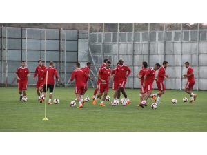 Demir Grup Sivasspor Şut Çalıştı