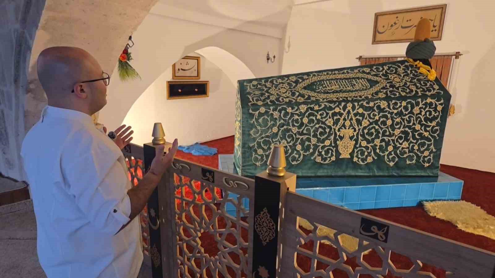 kutahya-da-ergun-celebi-hazretleri-nin-kabrinde-duzenleme