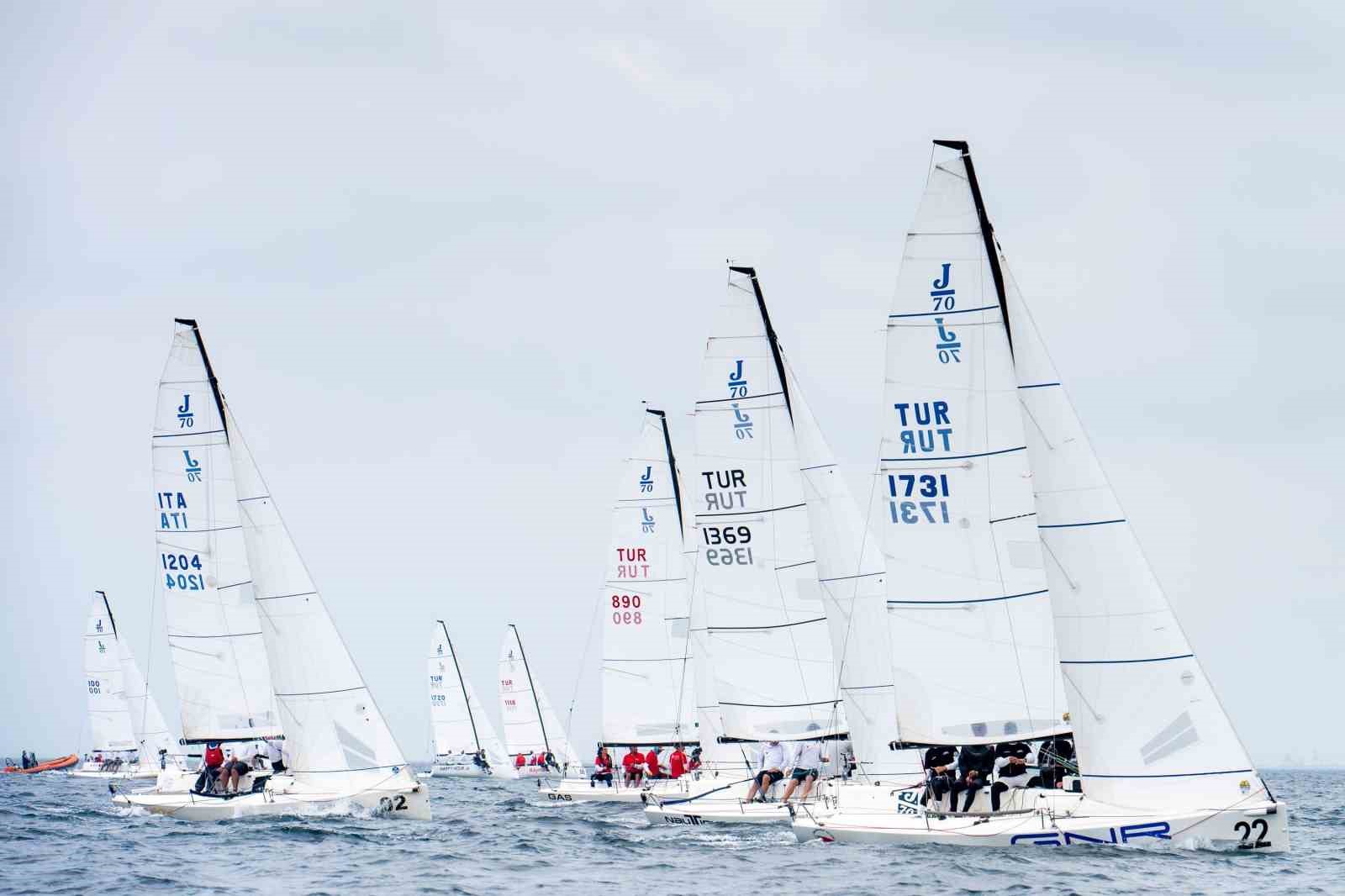tayk-eker-olympos-regatta-da-j70-etabi-tamamlandi