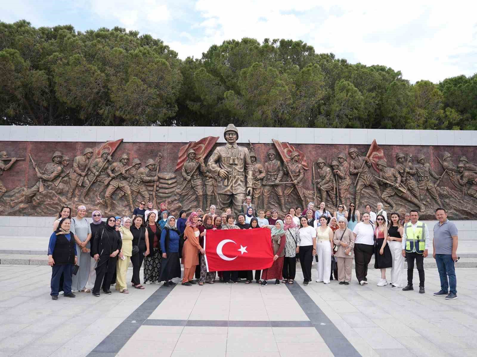 denizli-buyuksehirden-kirsaldaki-kadinlara-anlamli-canakkale-yolculugu