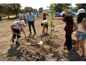 Özel Yetenekli Öğrencilerden Doğaya Katkı