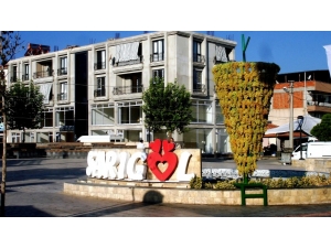 Festivalin Simgesi İçin 1 Ton Üzüm Kullanıldı