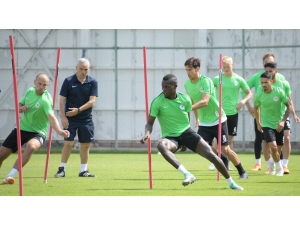 Konyaspor, Fenerbahçe Hazırlıklarını Sürdürüyor