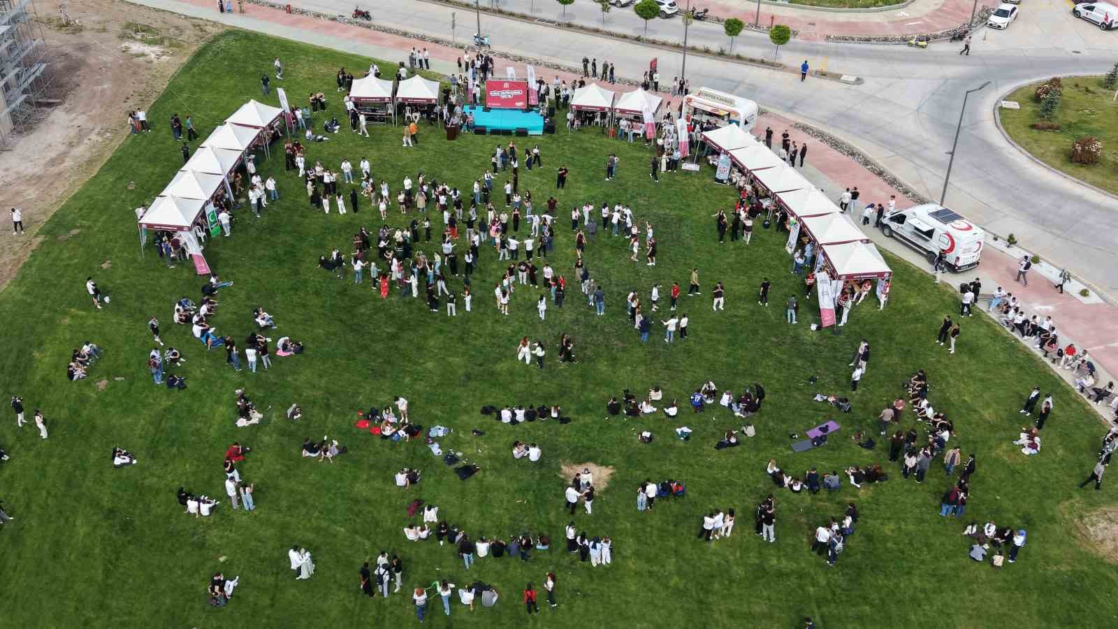 hitit-universitesi-nde-fest-26-coskusu