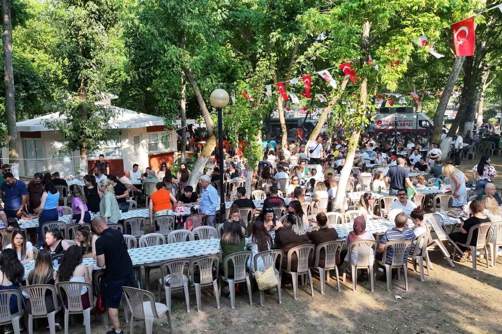 baskan-yetiskin-personelle-piknikte-bulustu