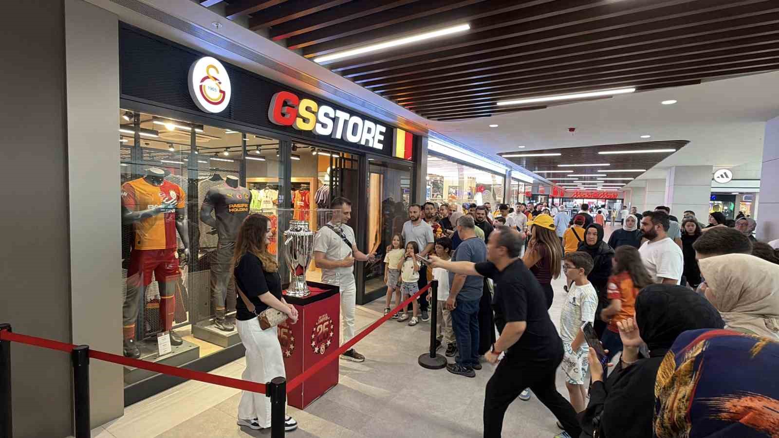 galatasaray-in-sampiyonluk-kupasina-duzce-de-yogun-ilgi