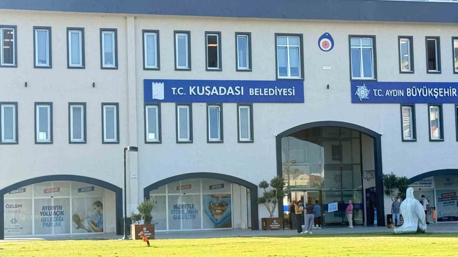 kusadasi-belediyesi-ne-3-dalga-operasyonu