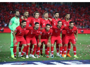 Uefa Uluslar B Ligi: Türkiye: 0 - Rusya: 1 (Maç Devam Ediyor)