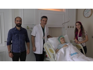 54 Yaşındaki Kadının Karnından 25 Kilogram Kitle Çıktı