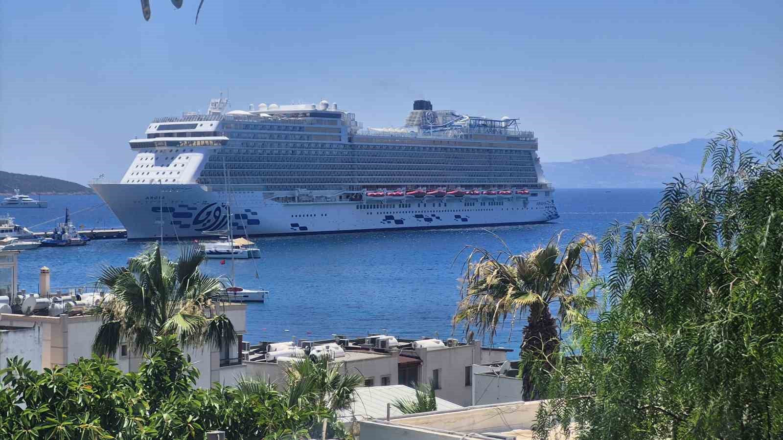 bodrum-a-1532-yolcu-ile-geldi
