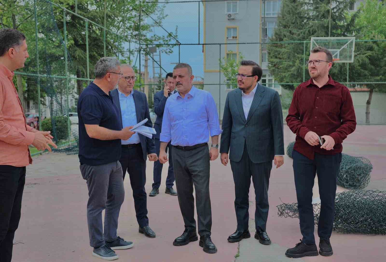sincan-belediye-baskani-ercan-parklarda-her-seyi-yeniliyoruz