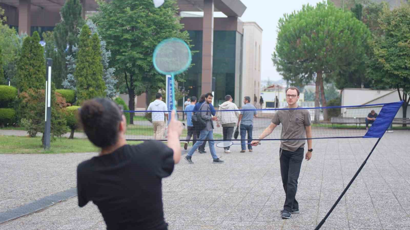 yildirim-da-universite-ogrencilerine-sicak-karsilama