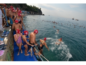 Antalyalılar Denizde Buluştu