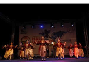 Kuşadası 3. Uluslararası Halk Dansları Festivali Sona Erdi