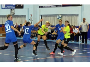 Türkiye Kadınlar Hentbol Süper Lig: Kastamonu Belediyespor: 32 - Yeni Mahalle Belediyespor: 25