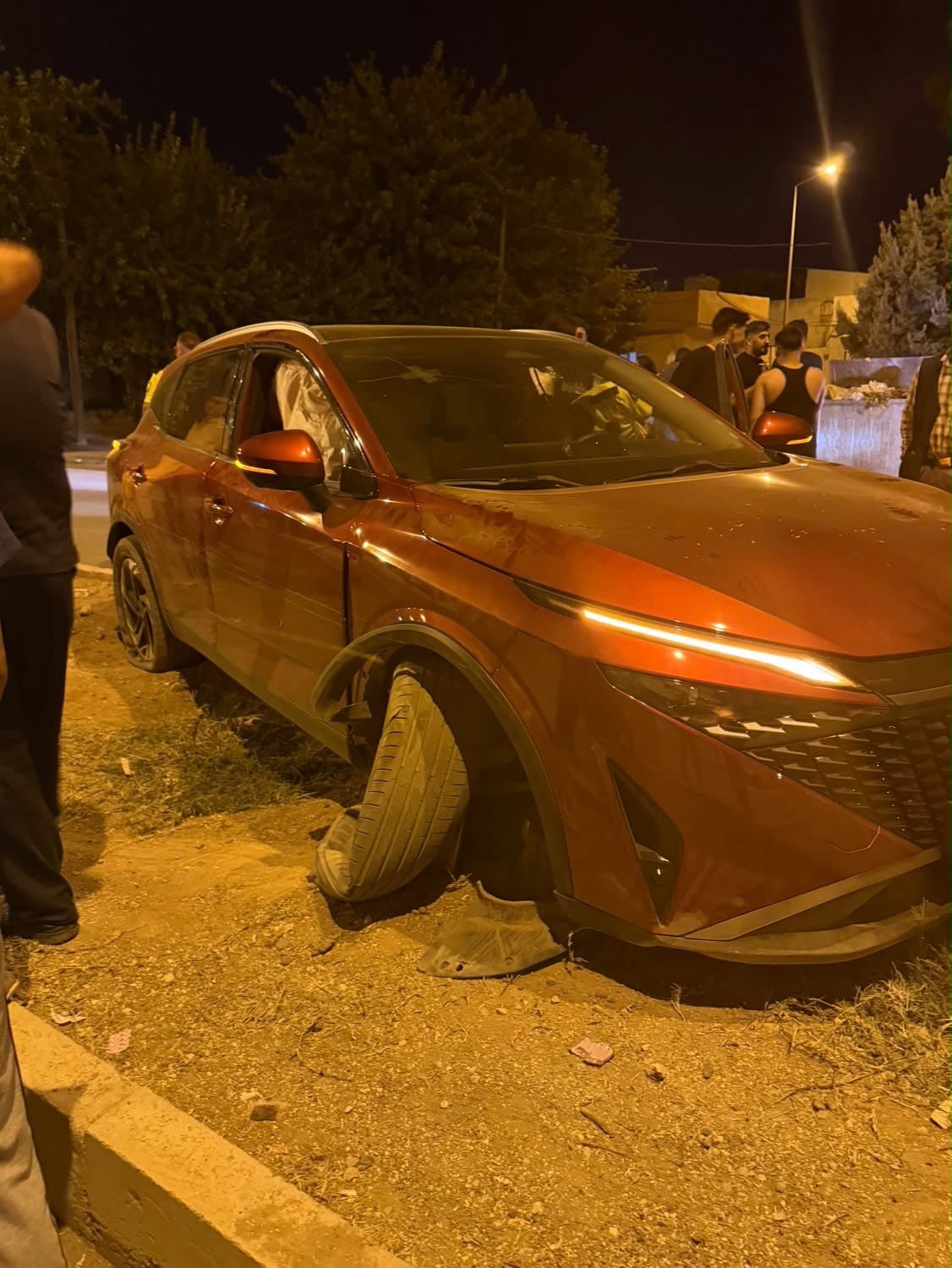 mardin-de-otomobil-refuje-cikti-1-yarali