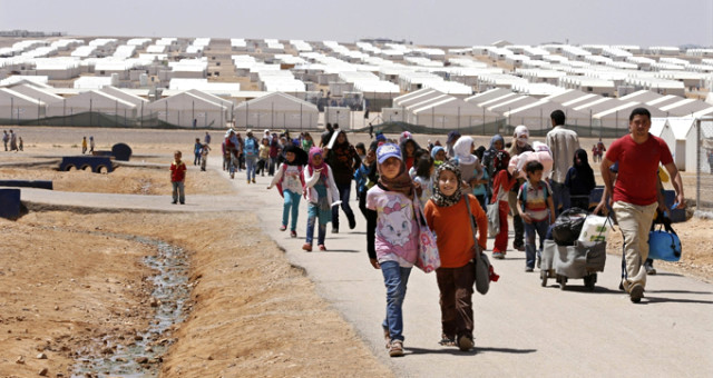 Hatay'da, Mültecileri Ziyaret Eden Bakan Soylu: 2 Yılda 245 Bin 300 Suriyeli Geri Döndü