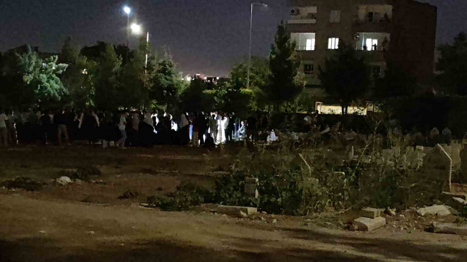 batman-da-mezarlikta-silahli-saldiri-baba-oglu-ve-yegeni-oldu