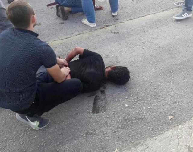 Ankara'da, 'ben Şeytanım' Diyen Saldırgan Otobüs Durağındaki 2 Kişiyi Bıçaklayarak Öldürdü