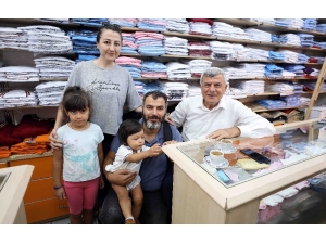 Esnafla Bir Araya Gelen Karaosmanoğlu: “Sosyal Belediyecilik De Öncüyüz”