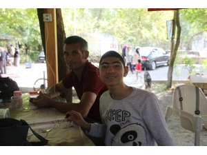 Otizmli Öğrencilere Moral Gezisi