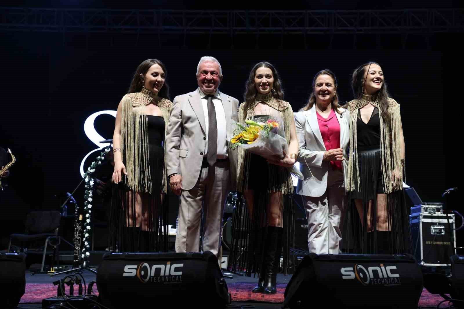 2-nilufer-karadeniz-festivali-sona-erdi