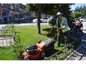 Şuhut’ta Çevre Düzenleme Çalışmaları Devam Ediyor
