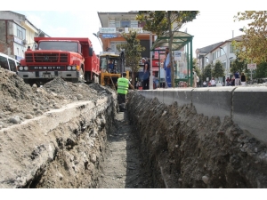 Akyazı’da Yağmur Suyu Kanalları Genişletiliyor