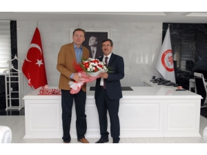 Isubü’de Rektörlük Devir Teslim Töreni