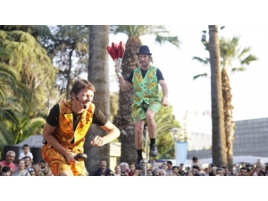 Kurtuluş Gününde Fuarda Renkli Görüntüler