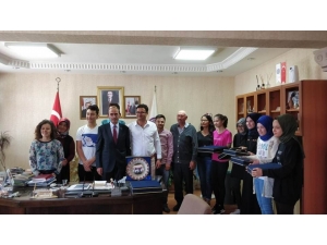 Başarılı Öğrenciler Ödüllendirildi