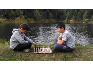 Domaniç Sokaklarında Satranç Turnuvası Var