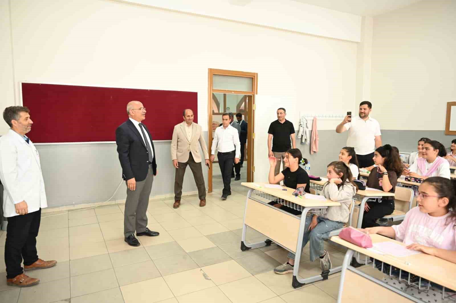 malatya-buyuksehir-belediyesi-egitimde-firsat-esitligi-sagliyor