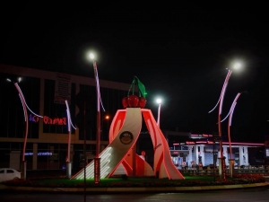 Körfez’in Sembolü Sokakları Aydınlatıyor