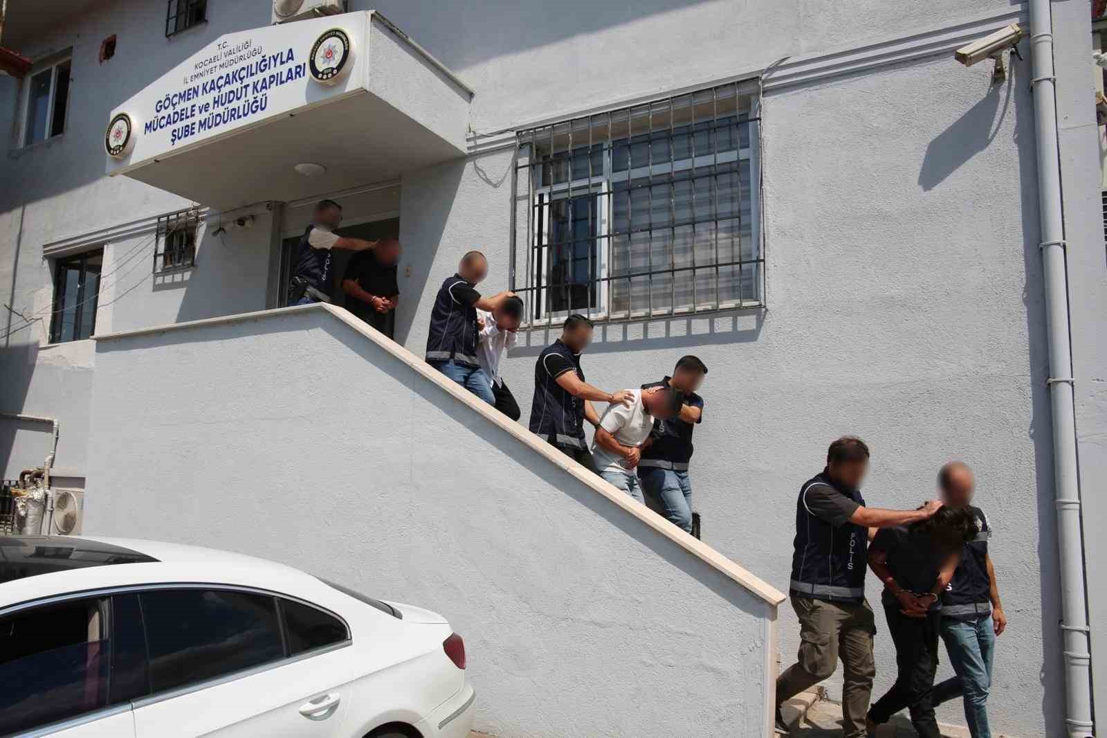 kocaeli-merkezli-3-ilde-gocmen-kacakciligi-operasyonu-9-tutuklama
