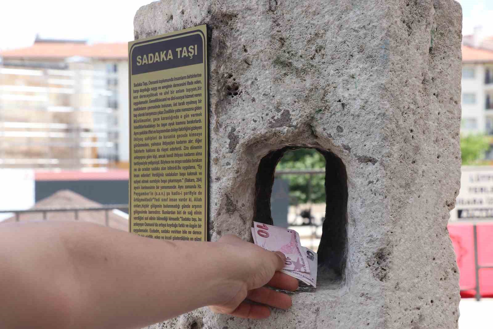 birlik-ve-beraberligin-simgesi-olan-sadaka-taslari-gunumuzde-unutuldu